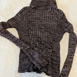 4/$20 Aero Maroon/Grey Ribbed Heathered Turtleneck